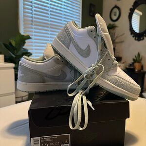 Jordan Air 1 Low SE in White and Sail